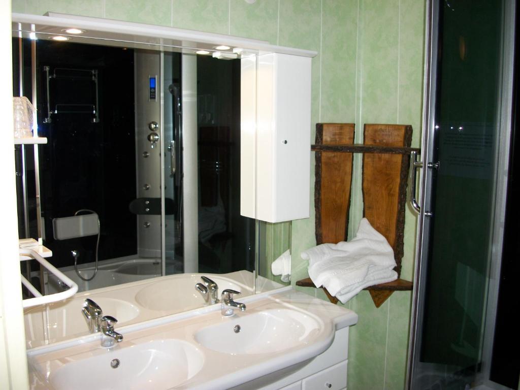 Hotel Restaurant Lancheton Saint-Julien-Mont-Denis Quarto foto